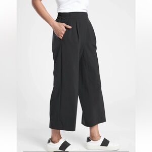 Athleta Tribeca Crop Pant Womens 14 T/14G Galactic Black Athletic Wear